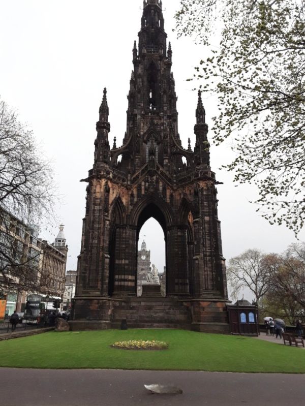 Monument to Sir Walter Scott